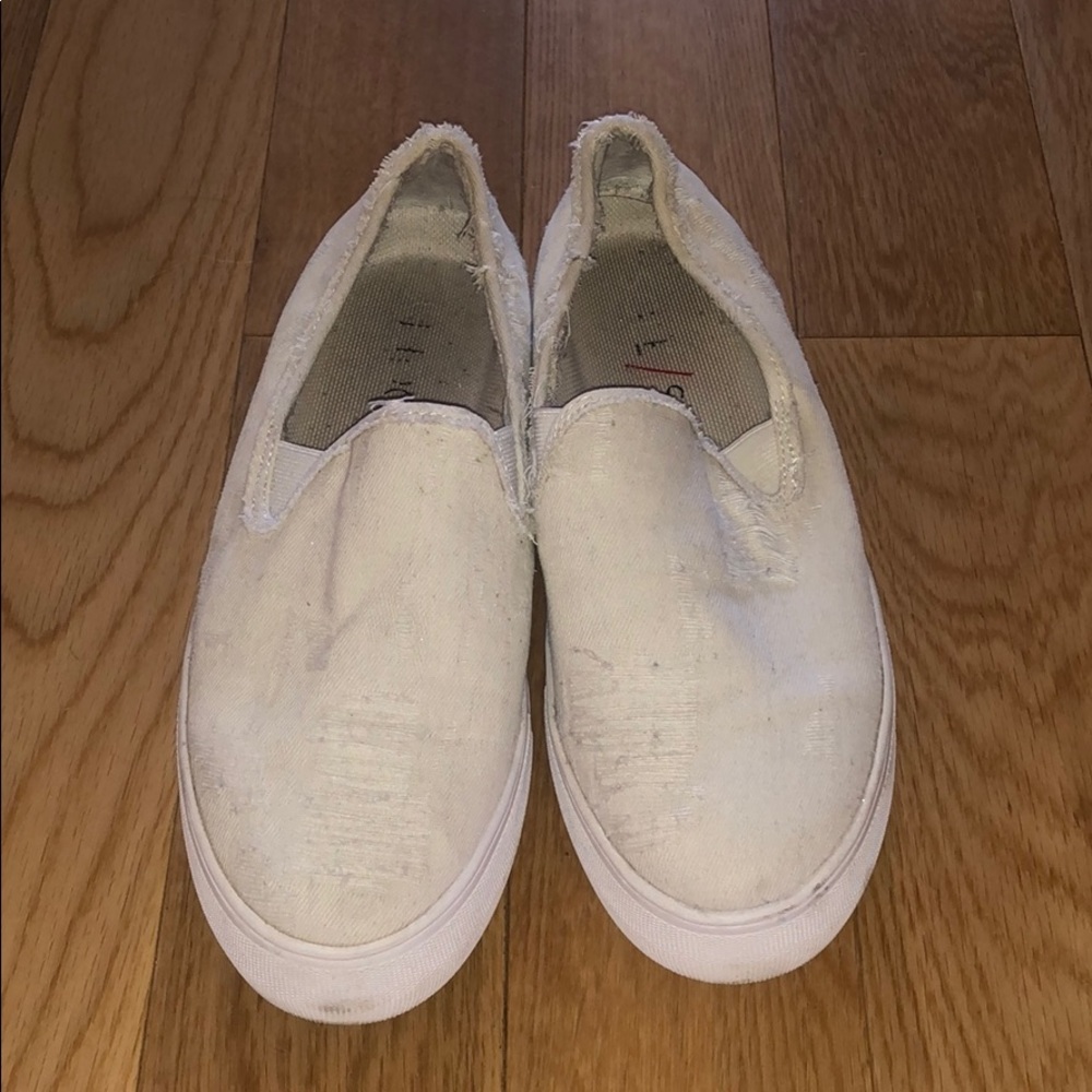 White cute slip on sneakers